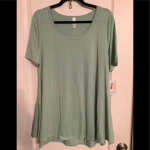 NWT Lularoe Perfect T